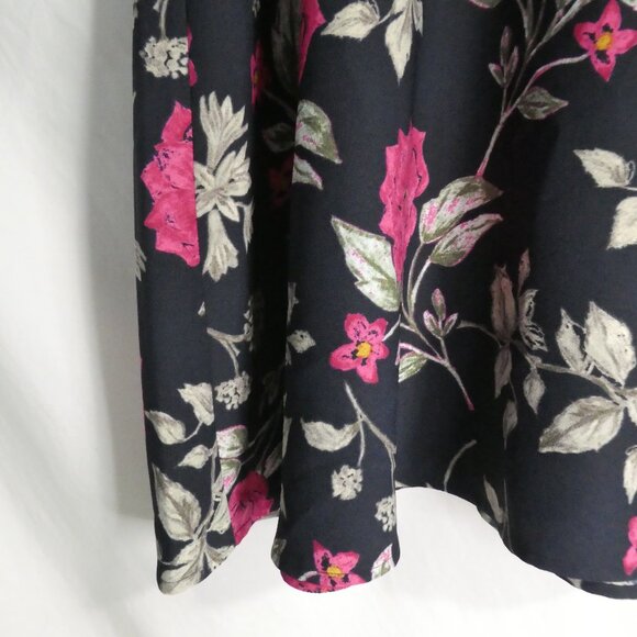 VAN HEUSSEN | size 12 | Black Floral Skirt | Zip - Hook and Eye Back Closure - Picture 7 of 15